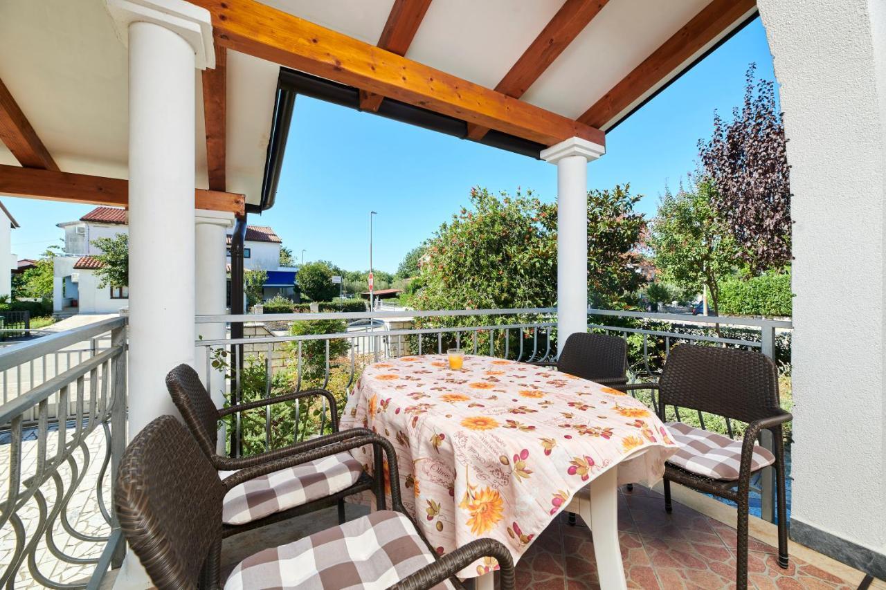 Haus Ana Apartment Porec Exterior photo