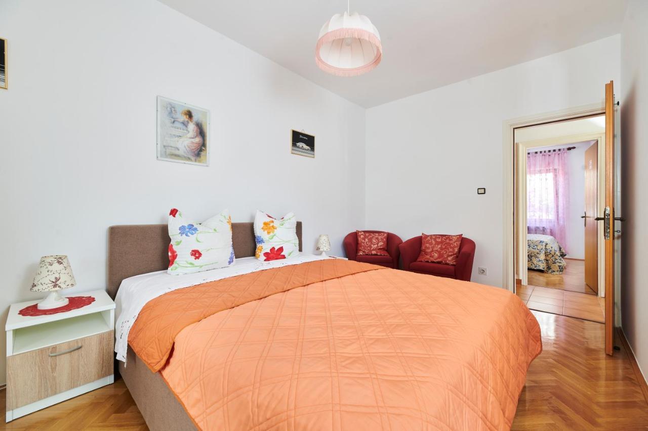 Haus Ana Apartment Porec Exterior photo
